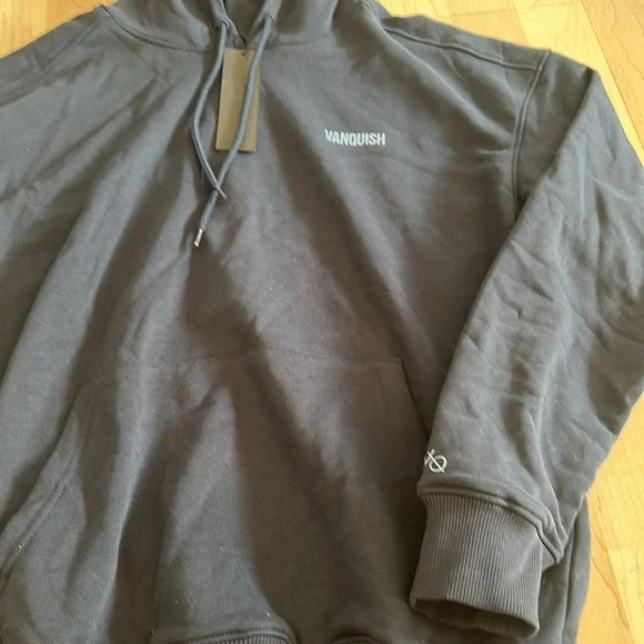 💙NWT Vanquish Sweatshirt - Picture 4 of 5